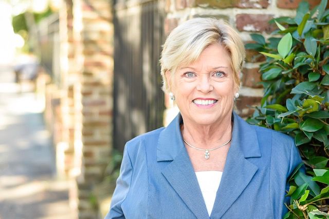 Dede Warren